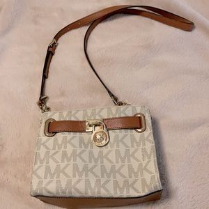 Micheal Kors crossbody bag
